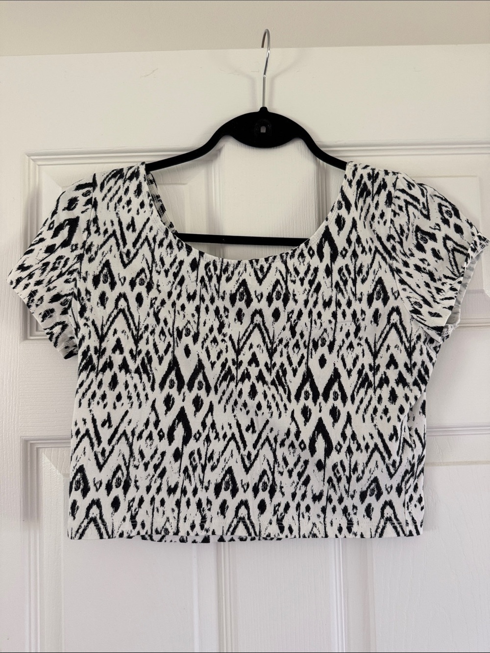 Divided Black and White Geometric Scoop Neck Crop Top